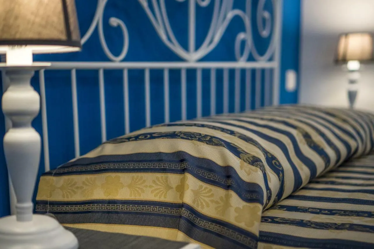 Lanzies Guesthouse Rome