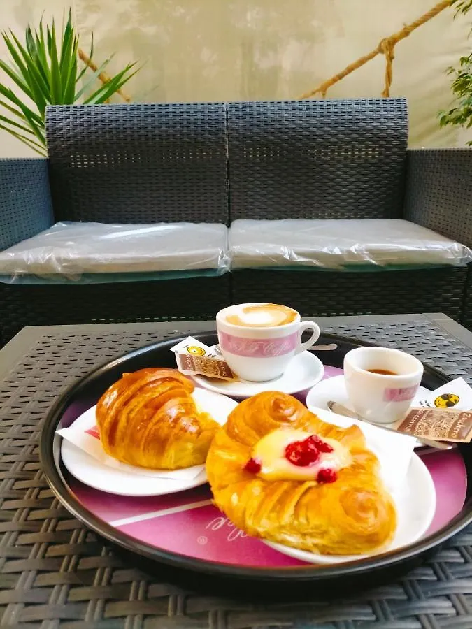 بيت ضيافة Lanzies Guesthouse روما إيطاليا