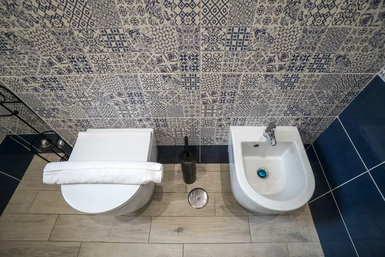 Lanzies Guesthouse Rome