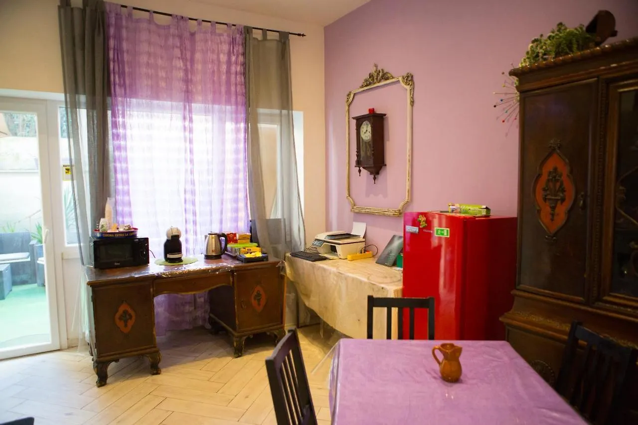 Lanzies Guesthouse Roma Affittacamere
